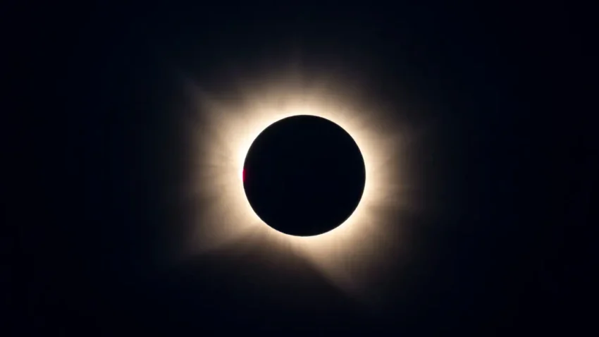 El gran eclipse solar total oscurece Europa: Islandia y España se convierten en el centro de atención astronómica