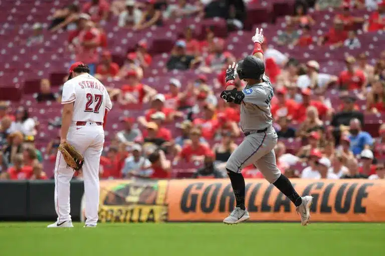 ¡Despertar ofensivo! Marlins aplastan a los Rojos con festival de jonrones