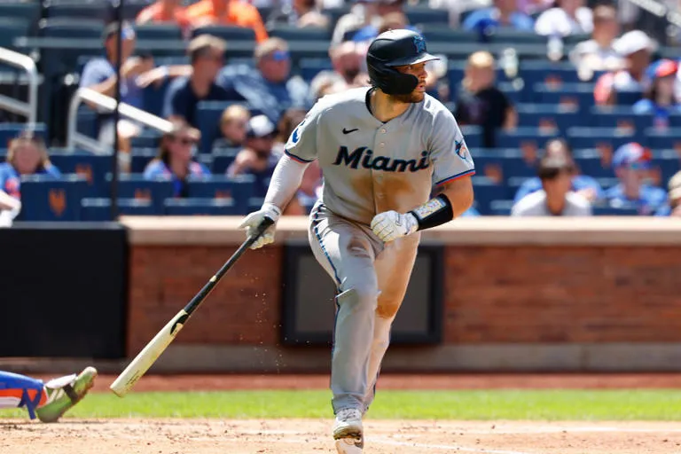 Cátedra de pitcheo y temple: Miami blanquea a los Mets y liquida la serie en Nueva York