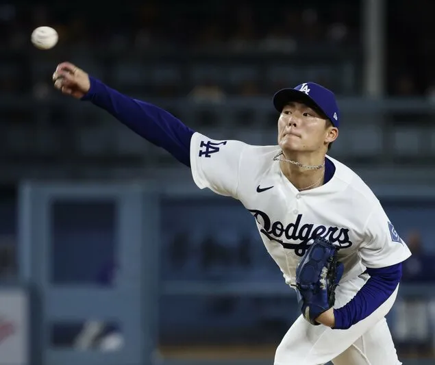Yoshinobu Yamamoto brilla en el triunfo de los Dodgers