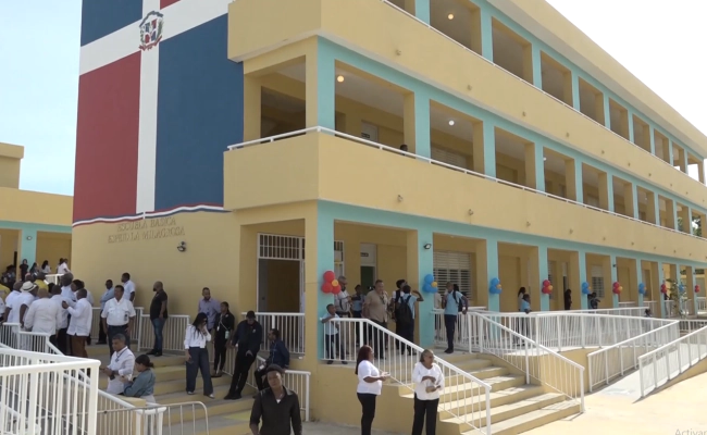 Inicia Año Escolar 2026-2027 en RD con Más de 2.6 Millones de Alumnos y Cuestionamientos de la ADP