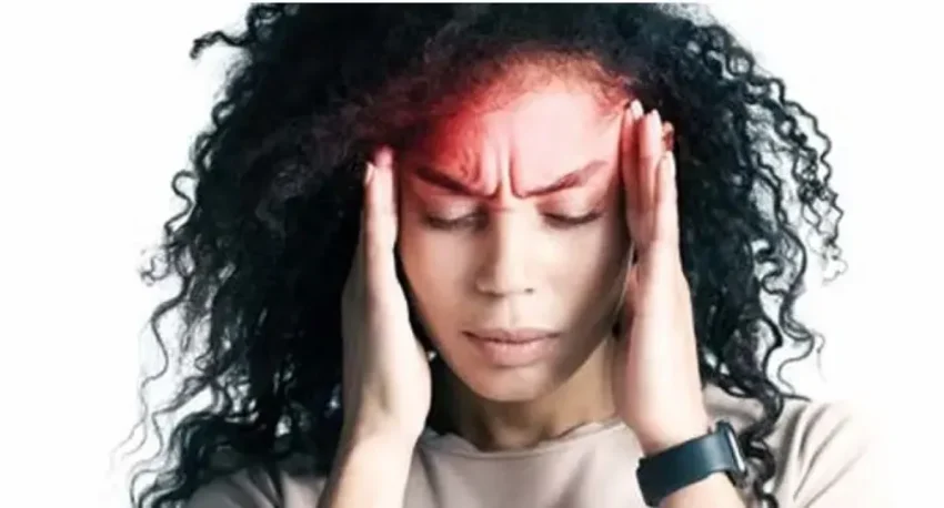 Por qué la migraña afecta más a las mujeres que a los hombres y qué puede ayudar a calmar el dolor