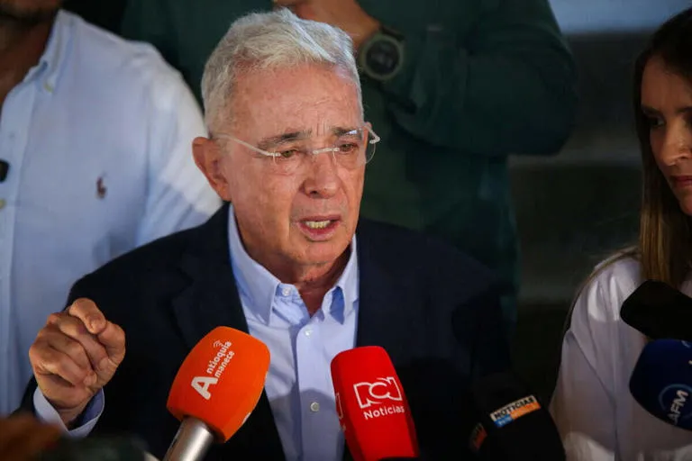 Álvaro Uribe: 1 testimonio clave defiende su inocencia judicial
