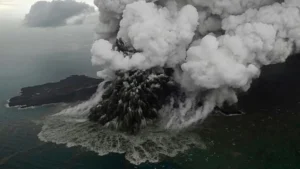 Erupcin del Anak Krakatoa