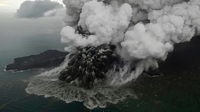 Erupción del Anak Krakatoa