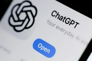 Inteligencia artificial: Su uso personal duplica al laboral