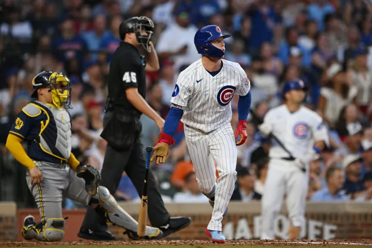Cachorros de Chicago logran clave victoria 2-1