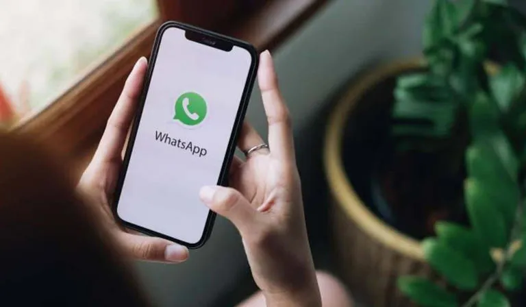 Menú de reacciones de WhatsApp