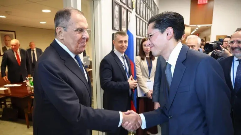Canciller Roberto Velasco: cumbre oficial con Rusia