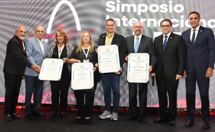 Reconocen al Dr. Daniel Rivera y otros en simposio hipertensión
