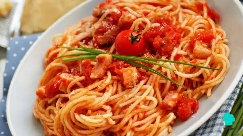 Receta de Pasta a la Amatriciana: el truco para conseguir un guanciale crujiente
