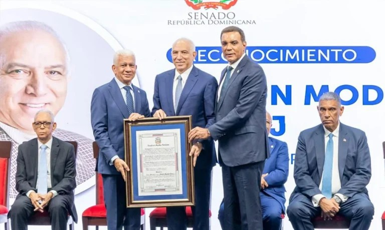 Congreso RD reconoce a doctor radicado en NY Ramón Tallaj