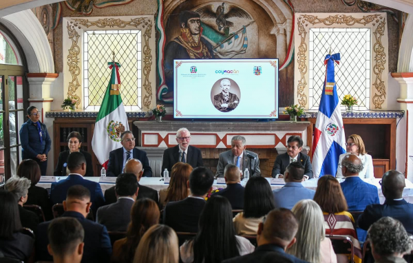 RD dona a México busto de dominicano Delfín Madrigal