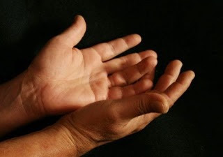 PALABRA DE DIOS JUEVES DE LECTURA Quien pide, recibe; quien busca, encuentra, y al que toca, se le abre.