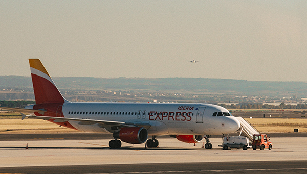 Iberia Express eleva a 200 sus vuelos semanales entre Madrid y Baleares