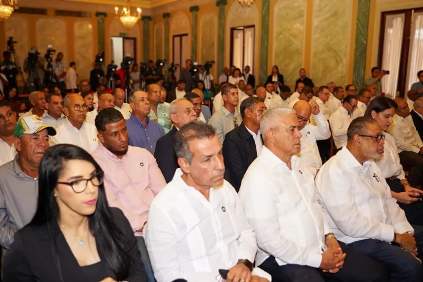 Arroceros salen del Palacio sin las respuestas que esperaban: mantienen que el arroz no se negocia