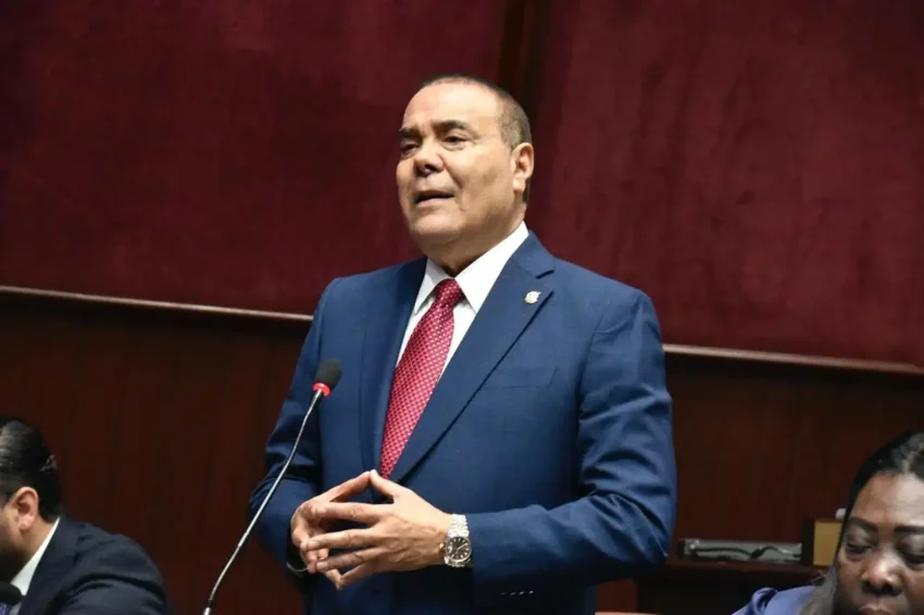 Diputado somete proyecto de ley para reducir tasas de interés en tarjetas de crédito