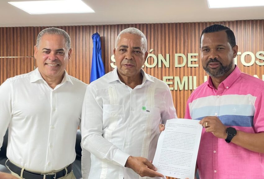 Alcaldía Las Terrenas firma alianza ambiental histórica con Jardín Botánico y Ecobahía