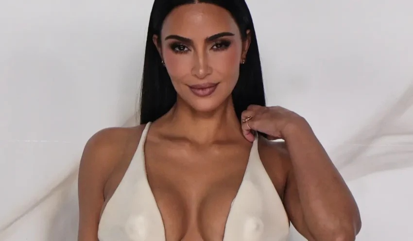 Kim Kardashian impacta en la CDMX con un revelador diseño de Schiaparelli