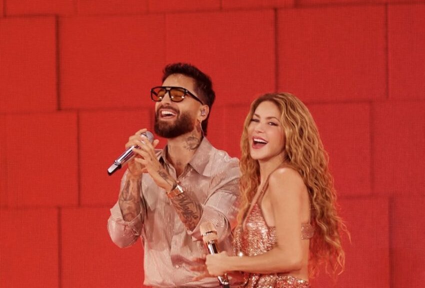 Shakira y Maluma cantan en vivo Agua por primera vez