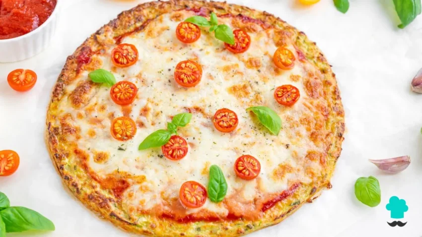 Receta de Pizza con base de calabacín al horno: la cena fácil y saludable que querrás repetir